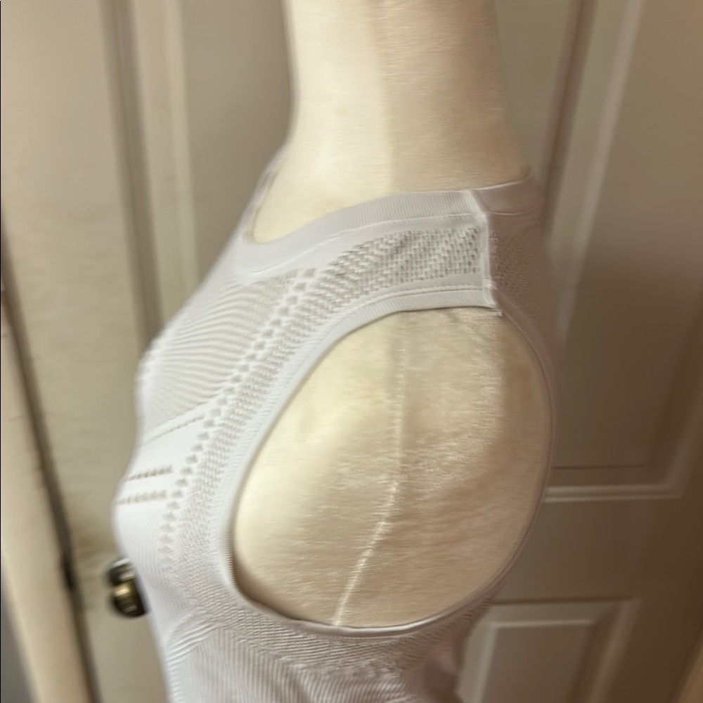 Athleta White Textured Tank Top - Picture 4 of 8